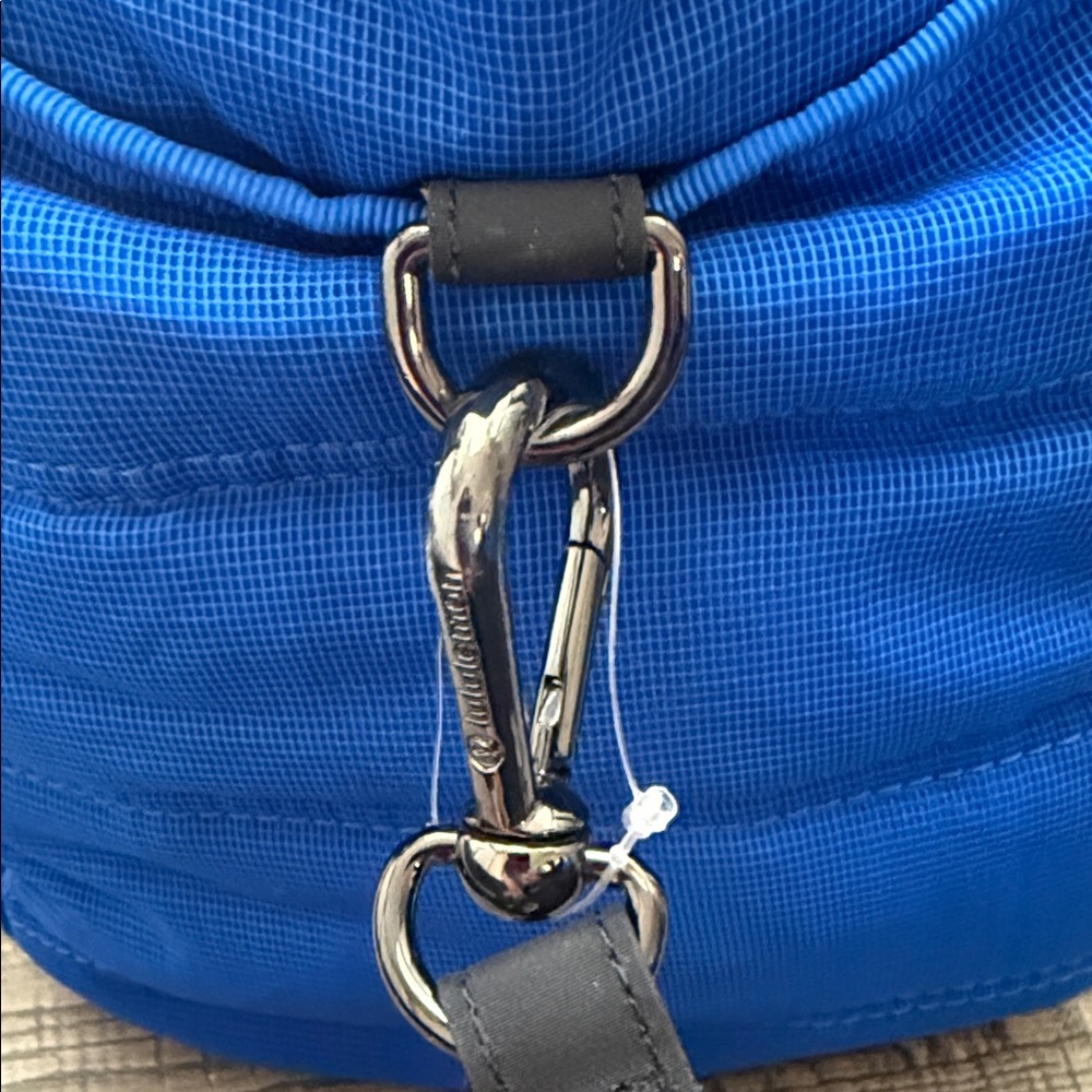Lululemon Duffle bag - Picture 5 of 11